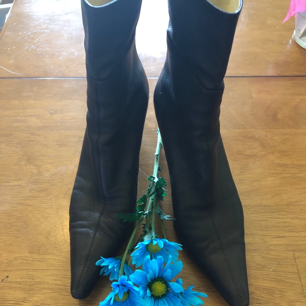 Gucci Pointed Toe Kitten Heel Boots Size 8